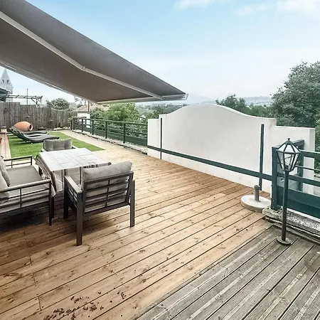 Hébergement de vacances Maison Avec Piscine Interieure *